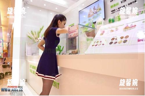 AISS爱丝(黄金版) - 索菲的秋日女神写真集：当树叶在你脚下沙沙作响时，她偏要给你点色彩。