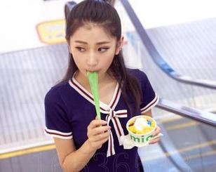 似梦似醒的闹市美丝，爱丝写真里的壁纸誘惑