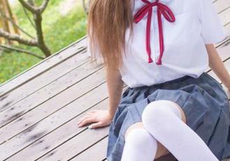 IMiss爱蜜社 – 免费写真中的莉娜lena夏天：那些让人忍俊不禁的瞬间