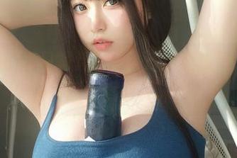 看着K酱的夏日写真——从cos里找到了借口,顺便看图片。