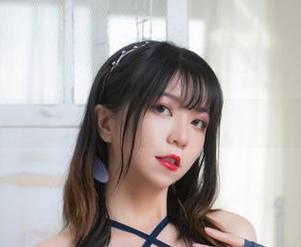 Leah梓未的自拍合集：镜头前的百变脸