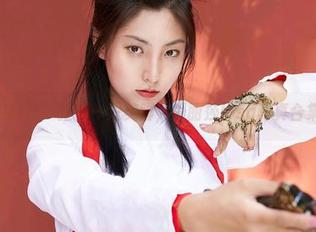 MiiTao蜜桃社 – 捡到一双美脚，爱丽莎Lisa写真合集惹人注目