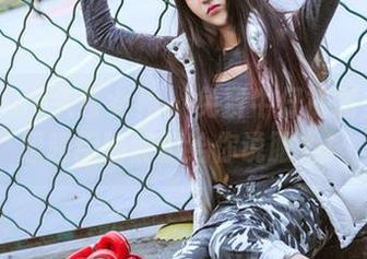 TouTiao头条女神 – 免费牛仔裤图集：周思超用瑜伽腿给你说服力！
