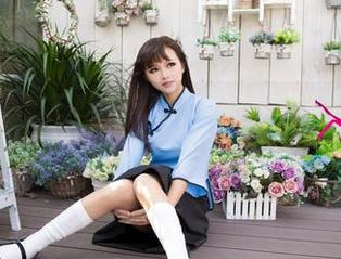 UGirls尤果网 – 王谨轩图集更新,谁说秘密不能分享呢?不过,看得太仔细,可能会被卷入更多秘密哦。