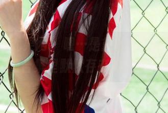 UGirls尤果网 – 嗯…是黛熙儿的妹妹,私拍合集里默默存在的故事?