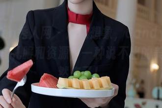 Xiuren秀人网 – 难以想象，Candy糖糖的这套礼服和资源，一种说不出的美感突然来了！