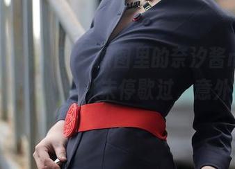 Xiuren秀人网 – 原图里的奈汐酱nice，海边的意外似乎从未停歇过，意外的洒脱。