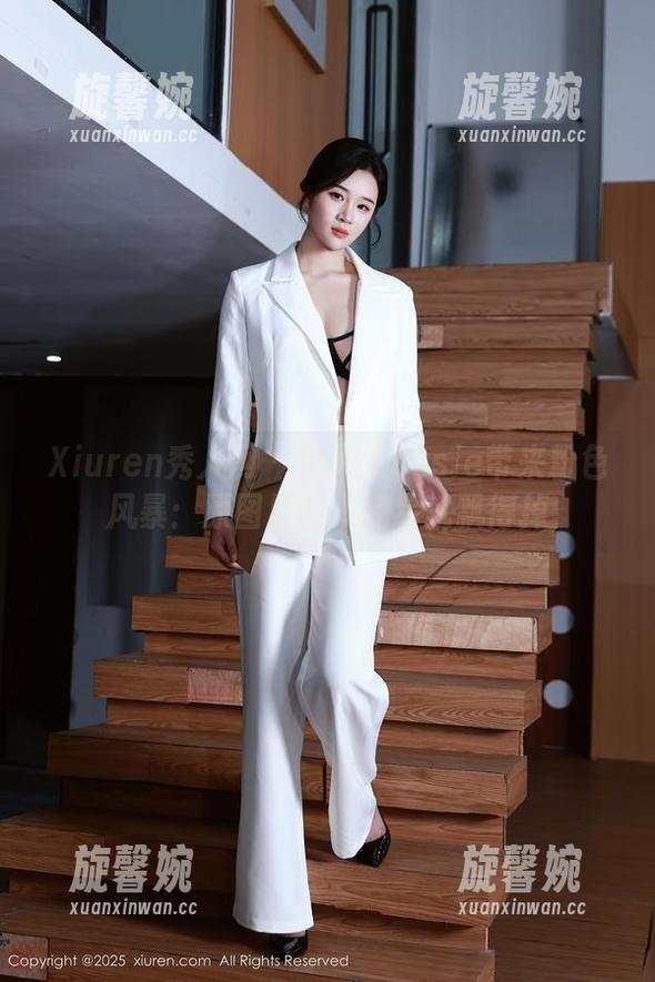 Xiuren秀人网-雯大王susie Xiuren秀人网 - 雯大王susie带来粉色风暴:原图里的不轻易就飘得掉