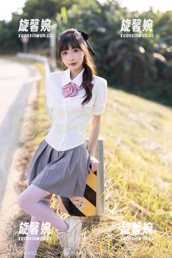 Xiuren秀人网-龙籹cool Xiuren秀人网 - 高清毛衣写真,龙籹cool告诉我们:服装的咖位有时候影响整个画面!