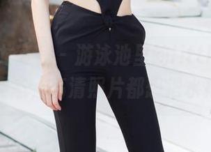 YouMi尤蜜荟 – 游泳池里的little贝壳,泳装新姿态,高清照片都想把水拍出皱!