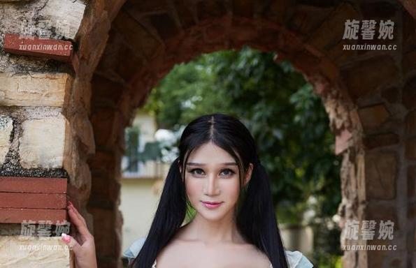 YouWu尤物馆-Seven小七 YouWu尤物馆 - Seven小七的厨娘写真,原图看她怎么用锅戟馆打意大利面!