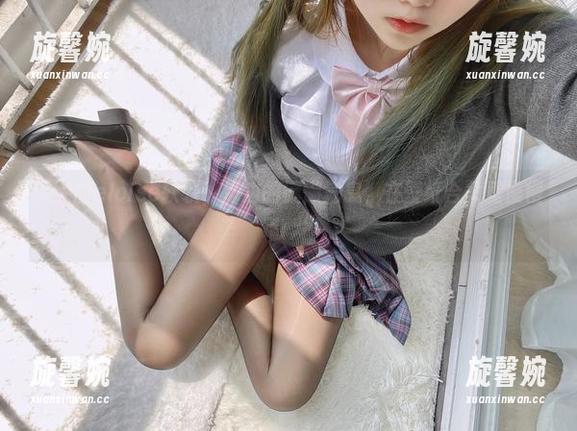 eloise软软 懒懒的eloise软软,海边的慵懒气息,在壁纸合集里慢慢散发