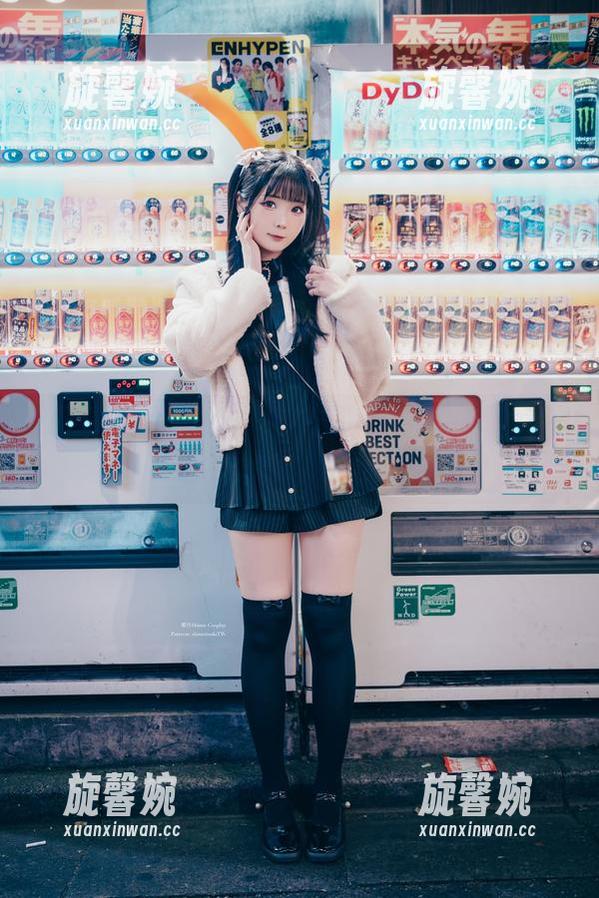 shimo霜月 shimo霜月的自拍:找找这张写真里的小秘密.