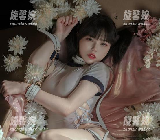 七月喵子的高清图库：当秘书也有猫咪风！