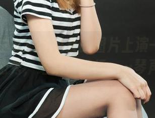 丽柜 – 左左全套兔女郎图片上演一出走心的魔法秀,结果很粉红……琴声起!