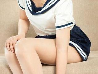 丽柜 – 在线预约:心心与肉丝盛装亮相,你的目光落在哪里?