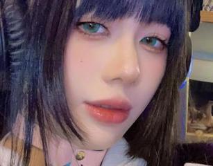 九言从不咕咕的写真合集来了，看着这些云，不禁想，能不能给我来点刺激的变化？