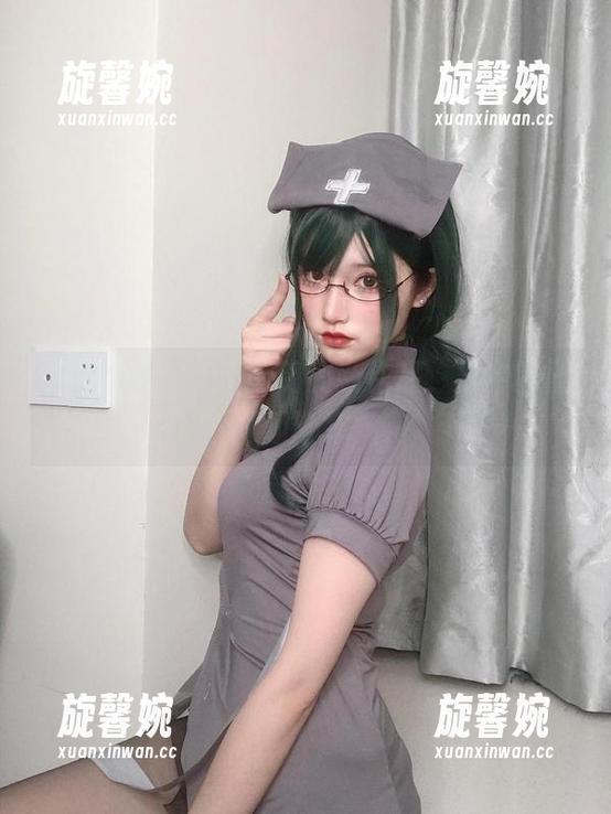 你十七鸽 泳池围观:你十七鸽的新作品,水中的童趣分享
