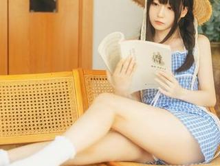 无圣光的礼服，发条少女yoki说：来看看我穿的啥。