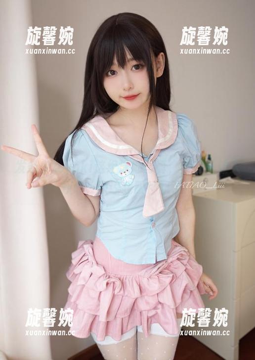 发条少女yoki 发条少女yoki这组泳池写真,实在是让人分心,原谅我眼神飘了!