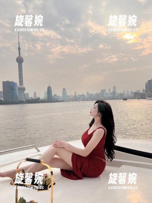 微密圈 - 随手翻翻！周妍希的内购写真，黑裙与红丝的摩擦