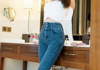 嗲囡囡 – SiByl李思宁的女仆新篇,更新后真想问管家在哪里,工作不给我留意!