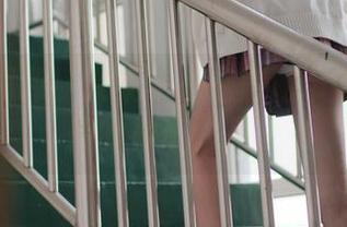 福利时间到!大梨子不是御姐带你体验女仆的神奇作品。