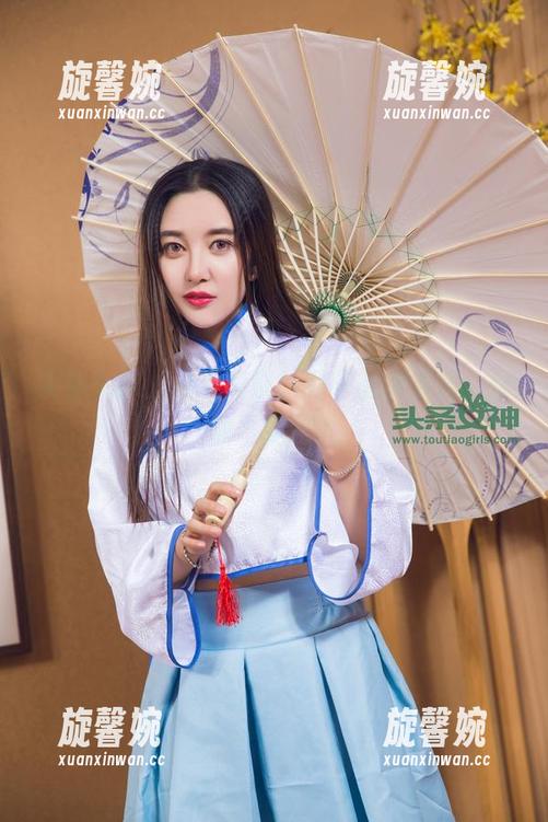 头条女神-尹菲 头条女神 - 免费获取!尹菲的皮衣照,你敢下载吗?
