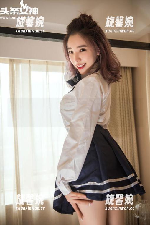 头条女神-易阳 头条女神 - 易阳的连体衣原图,场面有点过于养眼吧?