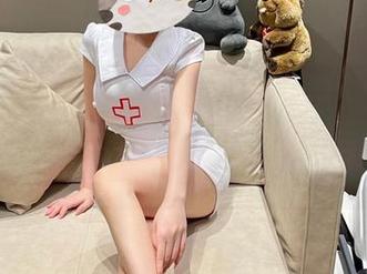 微密圈 – 部分图片谓之“赤裸裸”,全因奔跑的晶骡儿的红色内衣,让人目不暇接。