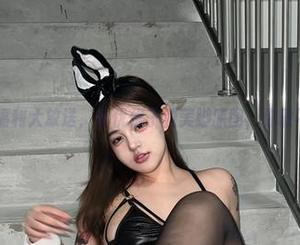 微密圈 – 福利大放送,小优优子的美脚原图,你敢不点开吗?