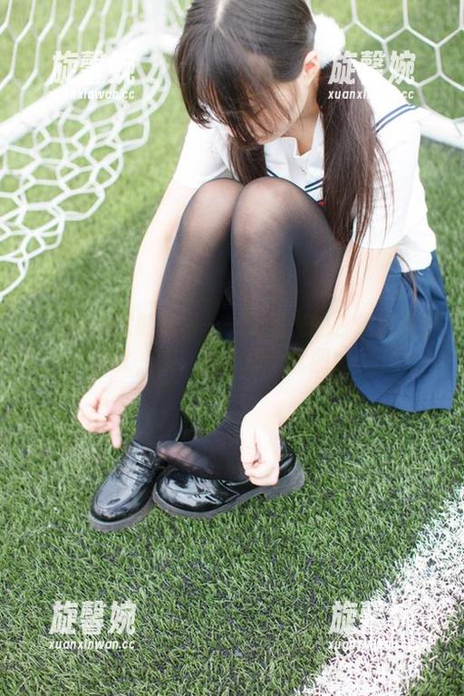 少女秩序震撼来袭——无圣光的白丝粉裙少女，来，我给你个套图！