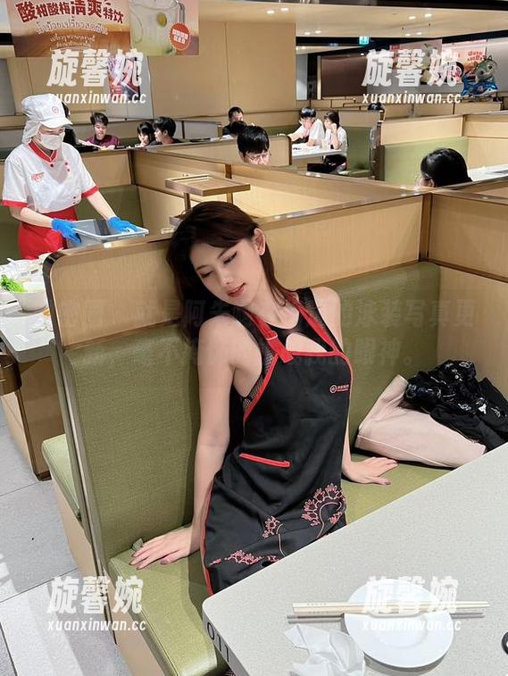就是阿朱啊 微密圈 - 就是阿朱啊在海边的泳装写真更新,毫不掩饰的挑战我的眼神。