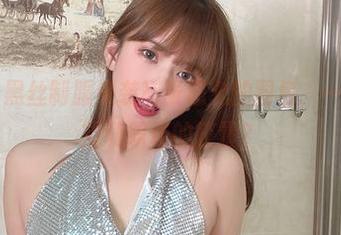 微密圈 – 黑丝制服来袭!张思允的图包,一场关于欲望和职场的较量?