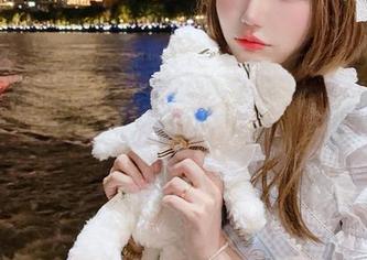 关于彩芸_Nebula的少女与我的纠结，分享这一点感触，要不要认真？