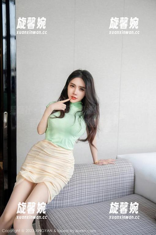 星颜社 - 眼镜，不只是道具——Emily尹菲的定制写真让你脑洞大开。