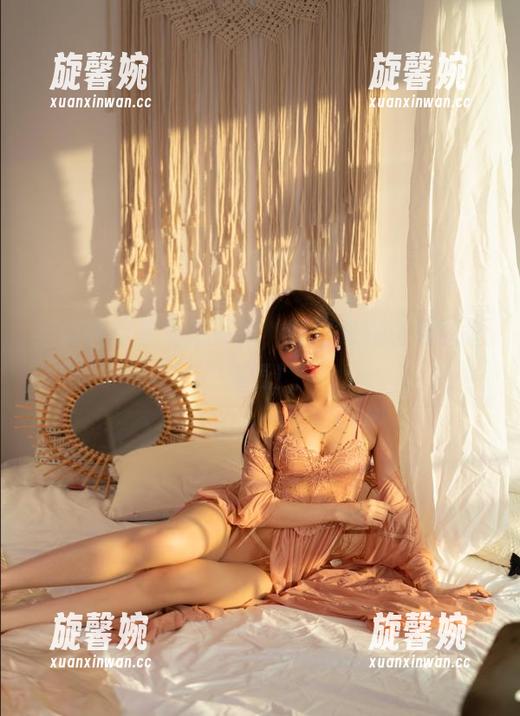 果咩酱带着最新写真，叛逆修女也可以很淘气！