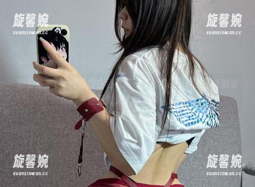 桃沢樱呀 微密圈 - 桃沢樱呀的白色裹胸吊带袜与旧日再见,新的套图更新让人想发呆。