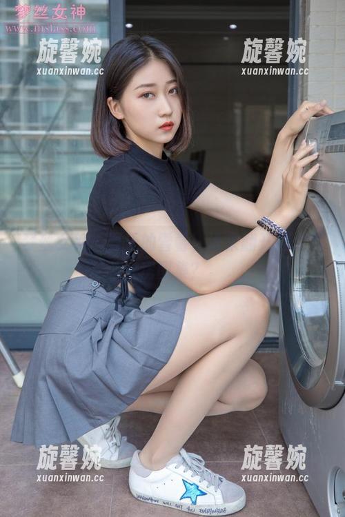梦丝女神-雪馨 梦丝女神 - 夏天的雪馨,谁来翻开这本私房图集?