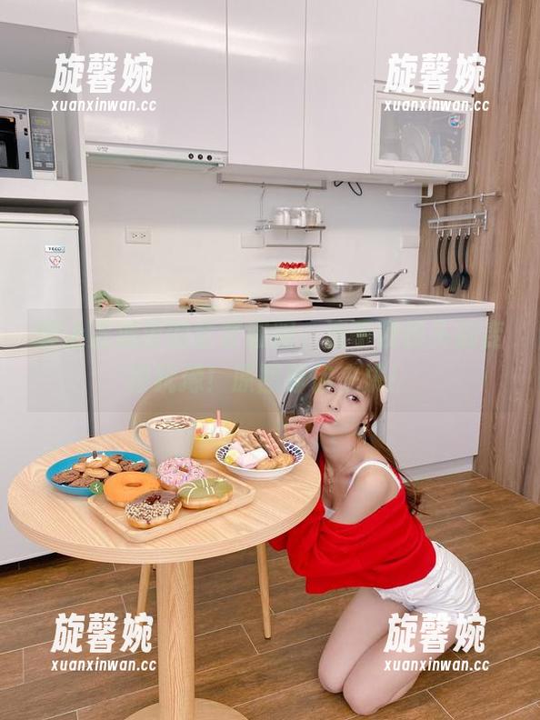 穿上泥泥汝的全套和服，连平视镜头都变得犹豫！原图等你来挑！