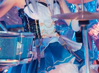 白莉爱吃巧克力的全套灰丝写真——像一颗被风吹走的蒲公英！