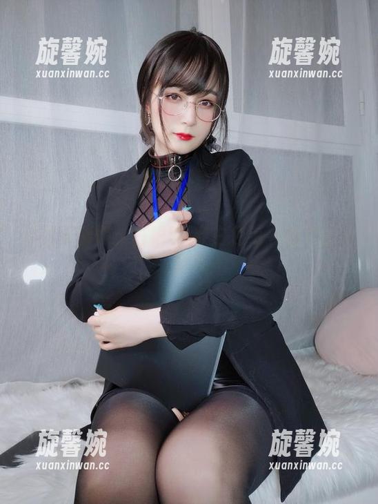 白银81 精致又慵懒:白银81穿白色毛衣的美图小记录