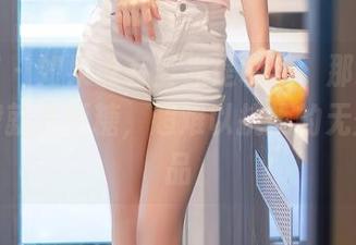 秀人网 – 如果说有圣光是软糖，那余虞酱的红裙就是硬糖，超难以抗拒的无圣光作品