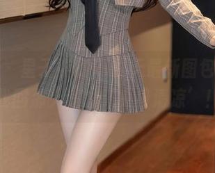 秀人网 – 星子柒kiki夏天最新图包,帮你找回那久违的‘夏日清凉’!