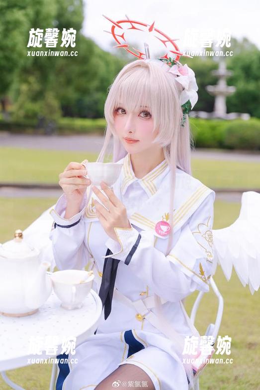 紫氯氯 在线静观紫氯氯的旗袍,比如说,最后那一抹眼神…?