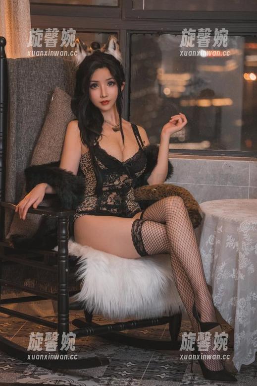 肉扣热热子 白衬衫+肉扣热热子=免费原图,大概那些炫酷的配饰都缺席了吧?