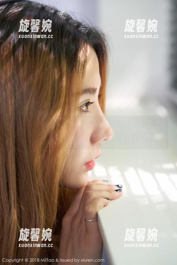 蜜桃社-杏子 蜜桃社 - 套图来了!杏子和她的高跟鞋们,你有没有想过,鞋子也有小脾气?