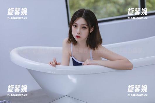 许岚LAN 制服之美?许岚LAN的合集壁纸简直是在挑战我的注意力极限。