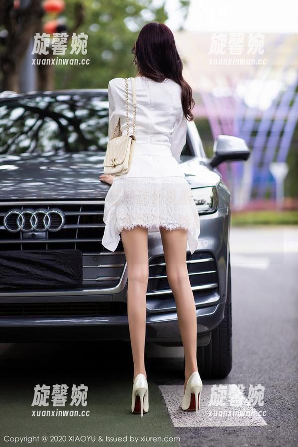 语画界 - 徐莉芝和这件礼服，高清照片下的组合，不得不赞叹啊，啥时候能让我也穿一次。
