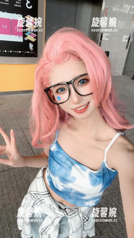 贝儿酱Miki 这位贝儿酱Miki的粉色图包,难到又是要攻陷我们的审美底线吗?